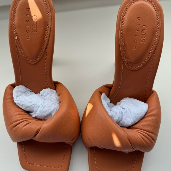 ASOS DESIGN Niki Padded‎ Twist High Heeled Leather Mules Womens 5 NWT - Picture 5 of 8